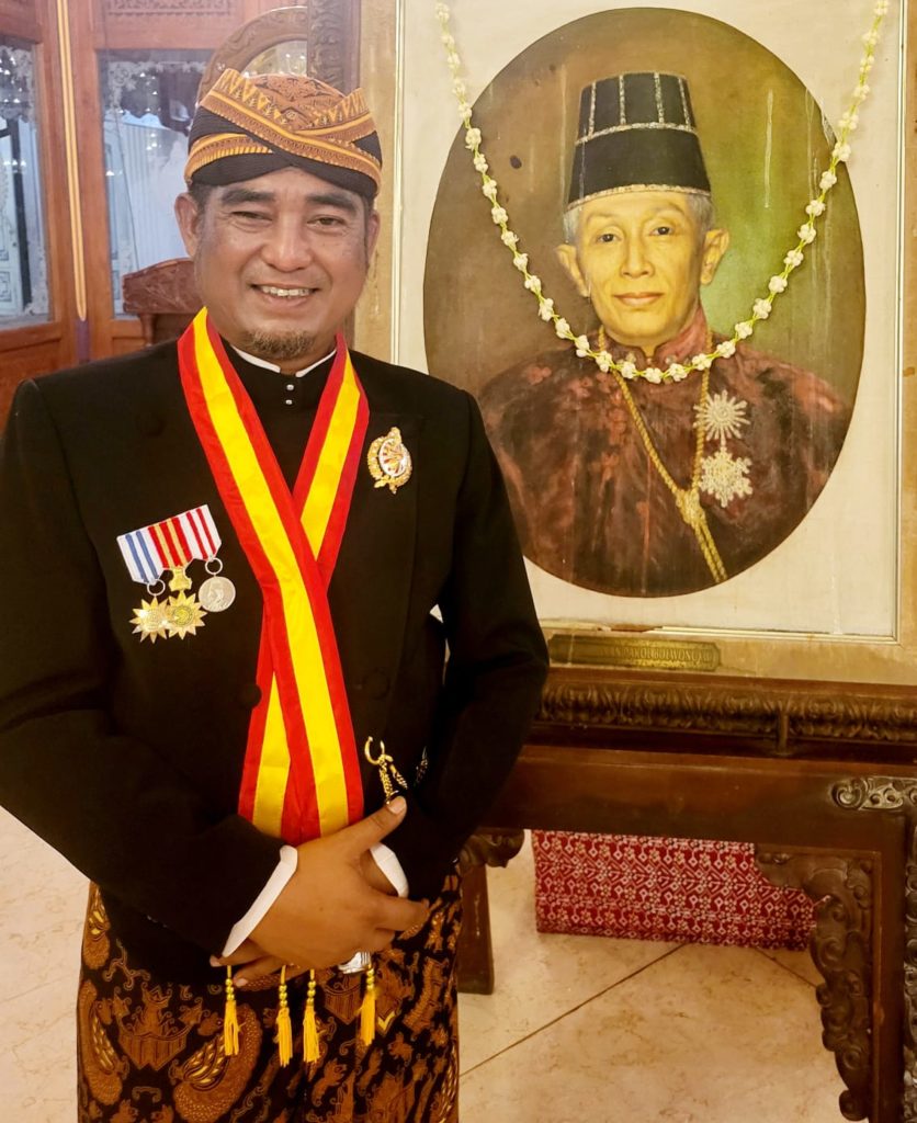 Ketua Umum DPP Santri Tani NU KH T.Rusli Ahmad terima gelar bangsawan Keraton Surakarta