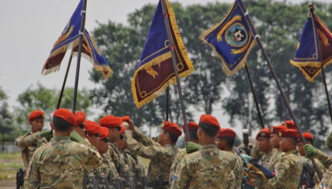 8 Perwira Tinggi TNI AL Terima Brevet Kehormatan Kopaska